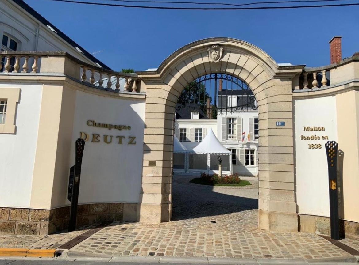 Ay Central Ay-Champagne Extérieur photo