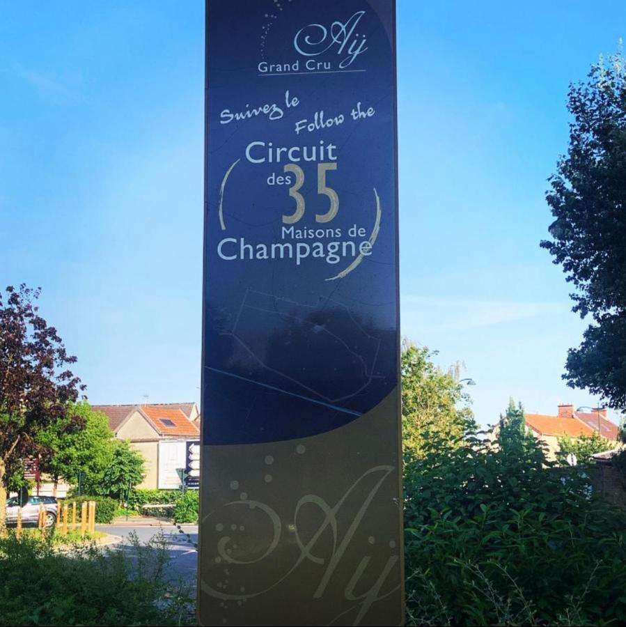Ay Central Ay-Champagne Extérieur photo